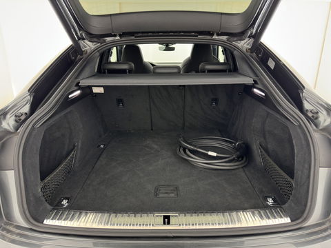 Audi e-tron Sportback 55 Quattro Business edition 95 kWh [ 3-Fase ] {SOH-92%} (INCL-BTW) *PANO | HEAD-UP | ADAPTIVE-CRUISE | TOP-VIEW | VALCONA-LUXURY-LEATHER | BANG&OLUFSEN | MEMORY-PACK | KEYLESS | HEATED-SPORTSEATS | DIGI-COCKPIT | NAVI-FULLMAP | 21''ALU*