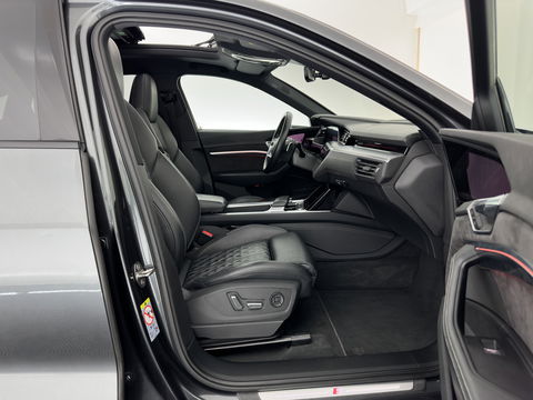 Audi e-tron Sportback 55 Quattro Business edition 95 kWh [ 3-Fase ] {SOH-92%} (INCL-BTW) *PANO | HEAD-UP | ADAPTIVE-CRUISE | TOP-VIEW | VALCONA-LUXURY-LEATHER | BANG&OLUFSEN | MEMORY-PACK | KEYLESS | HEATED-SPORTSEATS | DIGI-COCKPIT | NAVI-FULLMAP | 21''ALU*