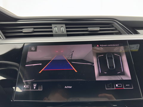 Audi e-tron Sportback 55 Quattro Business edition 95 kWh [ 3-Fase ] {SOH-92%} (INCL-BTW) *PANO | HEAD-UP | ADAPTIVE-CRUISE | TOP-VIEW | VALCONA-LUXURY-LEATHER | BANG&OLUFSEN | MEMORY-PACK | KEYLESS | HEATED-SPORTSEATS | DIGI-COCKPIT | NAVI-FULLMAP | 21''ALU*
