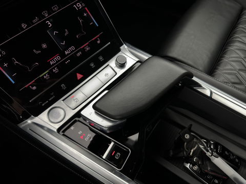 Audi e-tron Sportback 55 Quattro Business edition 95 kWh [ 3-Fase ] {SOH-92%} (INCL-BTW) *PANO | HEAD-UP | ADAPTIVE-CRUISE | TOP-VIEW | VALCONA-LUXURY-LEATHER | BANG&OLUFSEN | MEMORY-PACK | KEYLESS | HEATED-SPORTSEATS | DIGI-COCKPIT | NAVI-FULLMAP | 21''ALU*