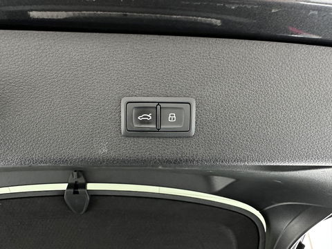 Audi e-tron Sportback 55 Quattro Business edition 95 kWh [ 3-Fase ] {SOH-92%} (INCL-BTW) *PANO | HEAD-UP | ADAPTIVE-CRUISE | TOP-VIEW | VALCONA-LUXURY-LEATHER | BANG&OLUFSEN | MEMORY-PACK | KEYLESS | HEATED-SPORTSEATS | DIGI-COCKPIT | NAVI-FULLMAP | 21''ALU*