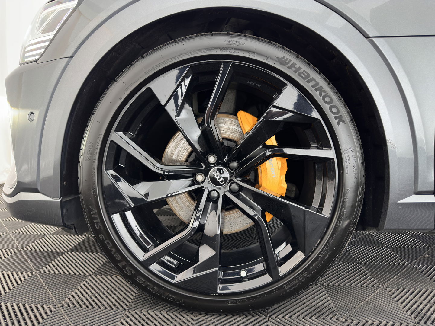 Audi e-tron Sportback 55 Quattro Business edition 95 kWh [ 3-Fase ] {SOH-92%} (INCL-BTW) *PANO | HEAD-UP | ADAPTIVE-CRUISE | TOP-VIEW | VALCONA-LUXURY-LEATHER | BANG&OLUFSEN | MEMORY-PACK | KEYLESS | HEATED-SPORTSEATS | DIGI-COCKPIT | NAVI-FULLMAP | 21''ALU*