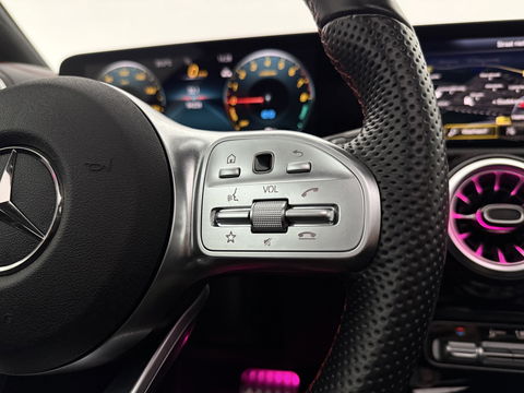 Mercedes-Benz CLA-Klasse 250 e AMG Limited Designo Matt | Pano | Sfeerverl. | Virtual | Camera | Multibeam | Cruise | Parkeersens. | Dodehoek