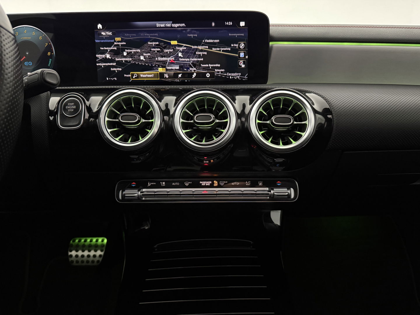 Mercedes-Benz CLA-Klasse 250 e AMG Limited Designo Matt | Pano | Sfeerverl. | Virtual | Camera | Multibeam | Cruise | Parkeersens. | Dodehoek
