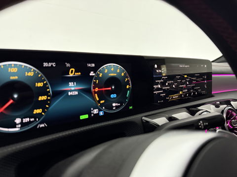 Mercedes-Benz CLA-Klasse 250 e AMG Limited Designo Matt | Pano | Sfeerverl. | Virtual | Camera | Multibeam | Cruise | Parkeersens. | Dodehoek