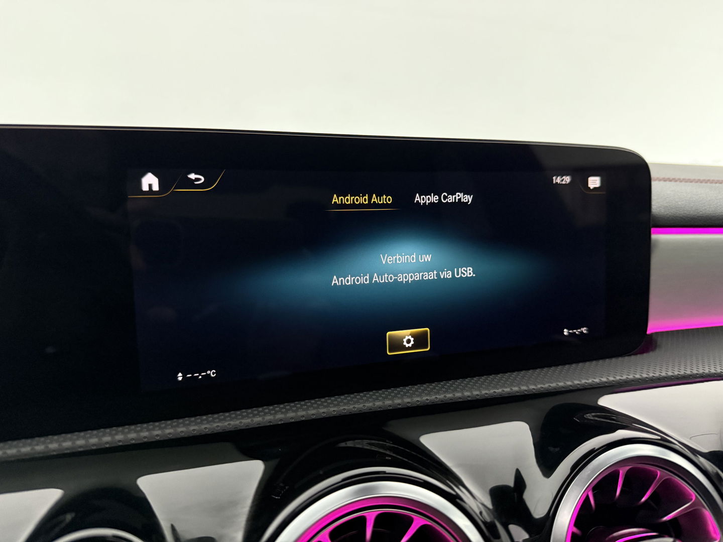 Mercedes-Benz CLA-Klasse 250 e AMG Limited Designo Matt | Pano | Sfeerverl. | Virtual | Camera | Multibeam | Cruise | Parkeersens. | Dodehoek