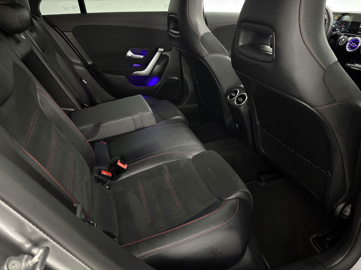Mercedes-Benz CLA-Klasse 250 e AMG Limited Designo Matt | Pano | Sfeerverl. | Virtual | Camera | Multibeam | Cruise | Parkeersens. | Dodehoek
