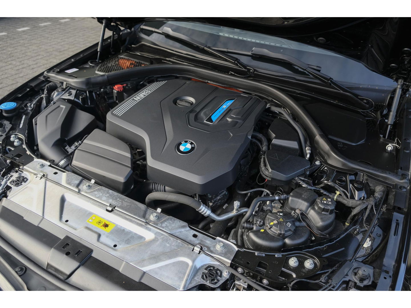 BMW 3 Serie Touring 330e 292pk M-sport Panoramadak M3 seats *BTW* Head-up Laser lampen Adaptive cruise Camera