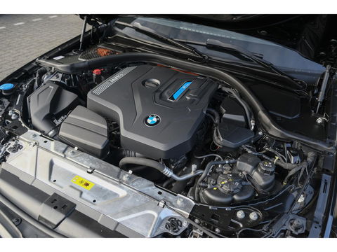 BMW 3 Serie Touring 330e 292pk M-sport Panoramadak M3 seats *BTW* Head-up Laser lampen Adaptive cruise Camera