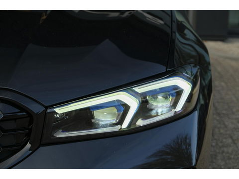 BMW 3 Serie Touring 330e 292pk M-sport Panoramadak M3 seats *BTW* Head-up Laser lampen Adaptive cruise Camera