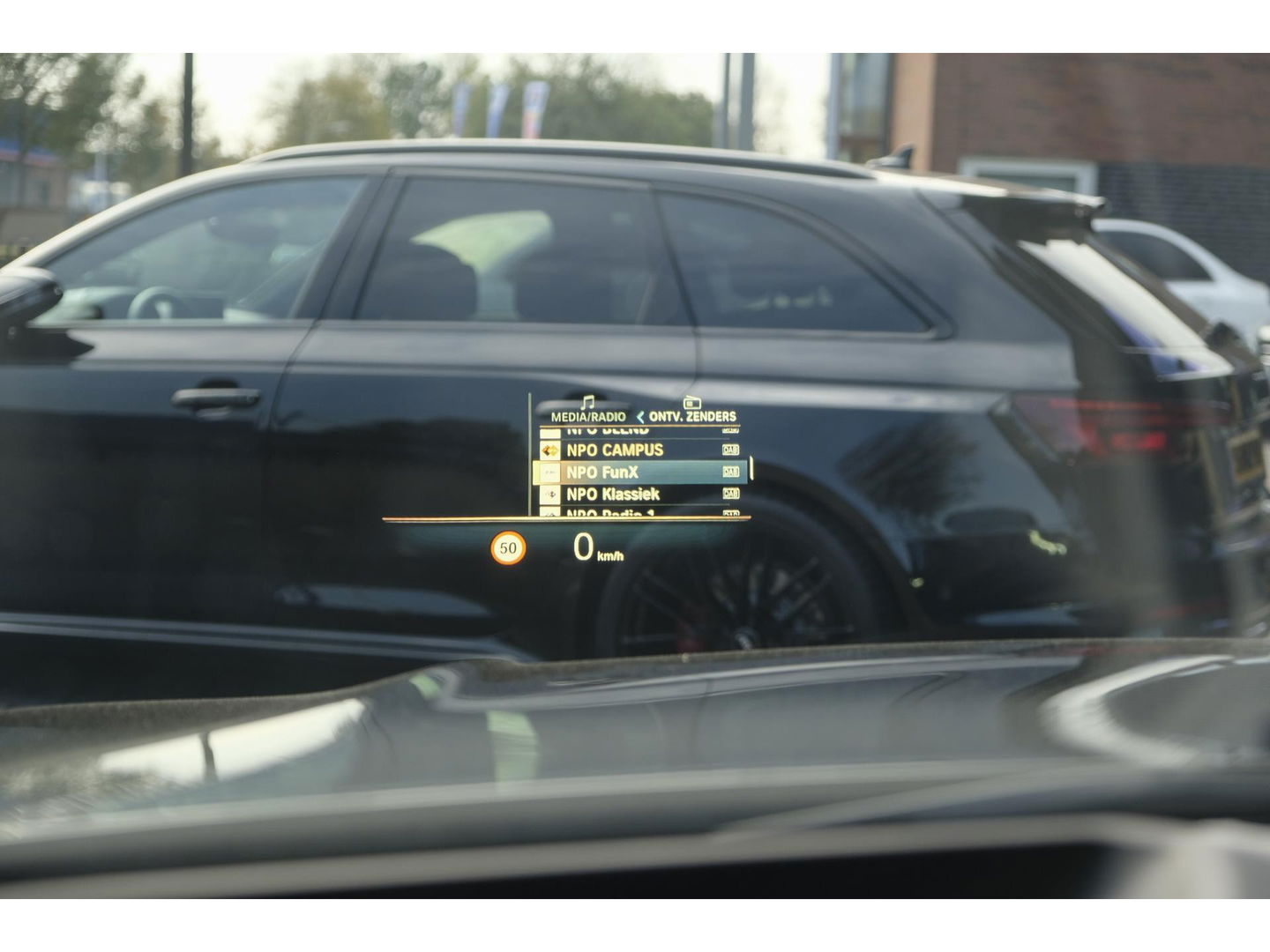 BMW 3 Serie Touring 330e 292pk M-sport Panoramadak M3 seats *BTW* Head-up Laser lampen Adaptive cruise Camera