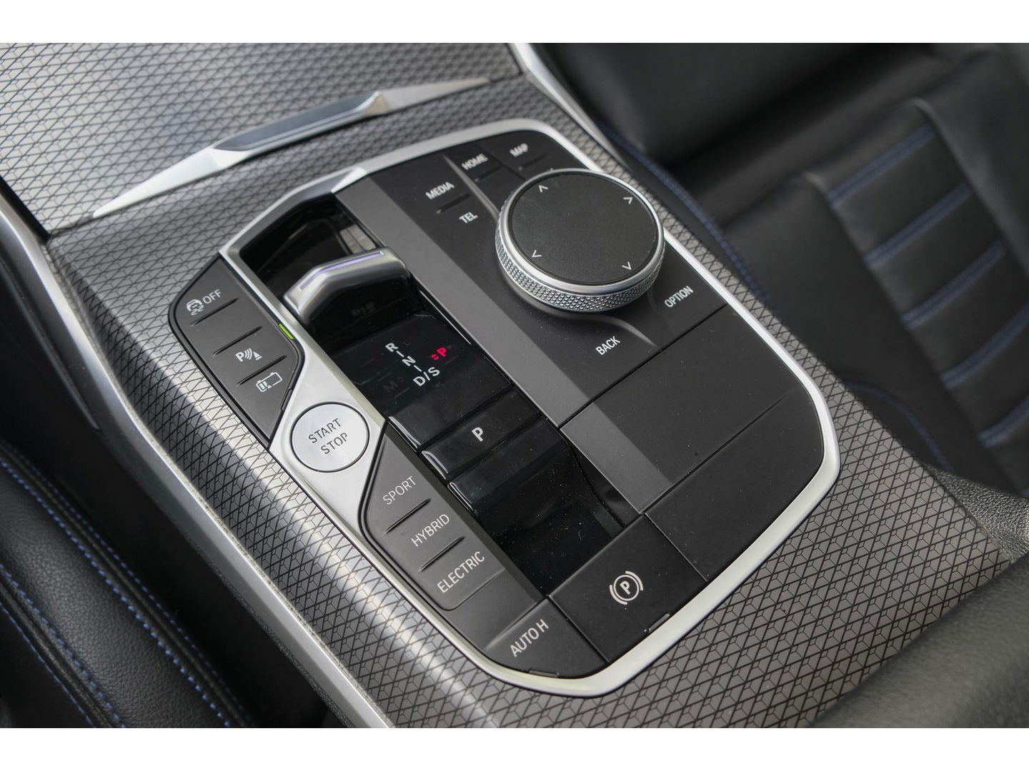 BMW 3 Serie Touring 330e 292pk M-sport Panoramadak M3 seats *BTW* Head-up Laser lampen Adaptive cruise Camera