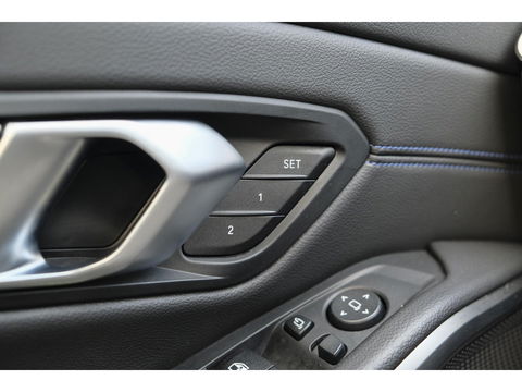 BMW 3 Serie Touring 330e 292pk M-sport Panoramadak M3 seats *BTW* Head-up Laser lampen Adaptive cruise Camera