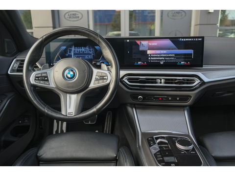 BMW 3 Serie Touring 330e 292pk M-sport Panoramadak M3 seats *BTW* Head-up Laser lampen Adaptive cruise Camera