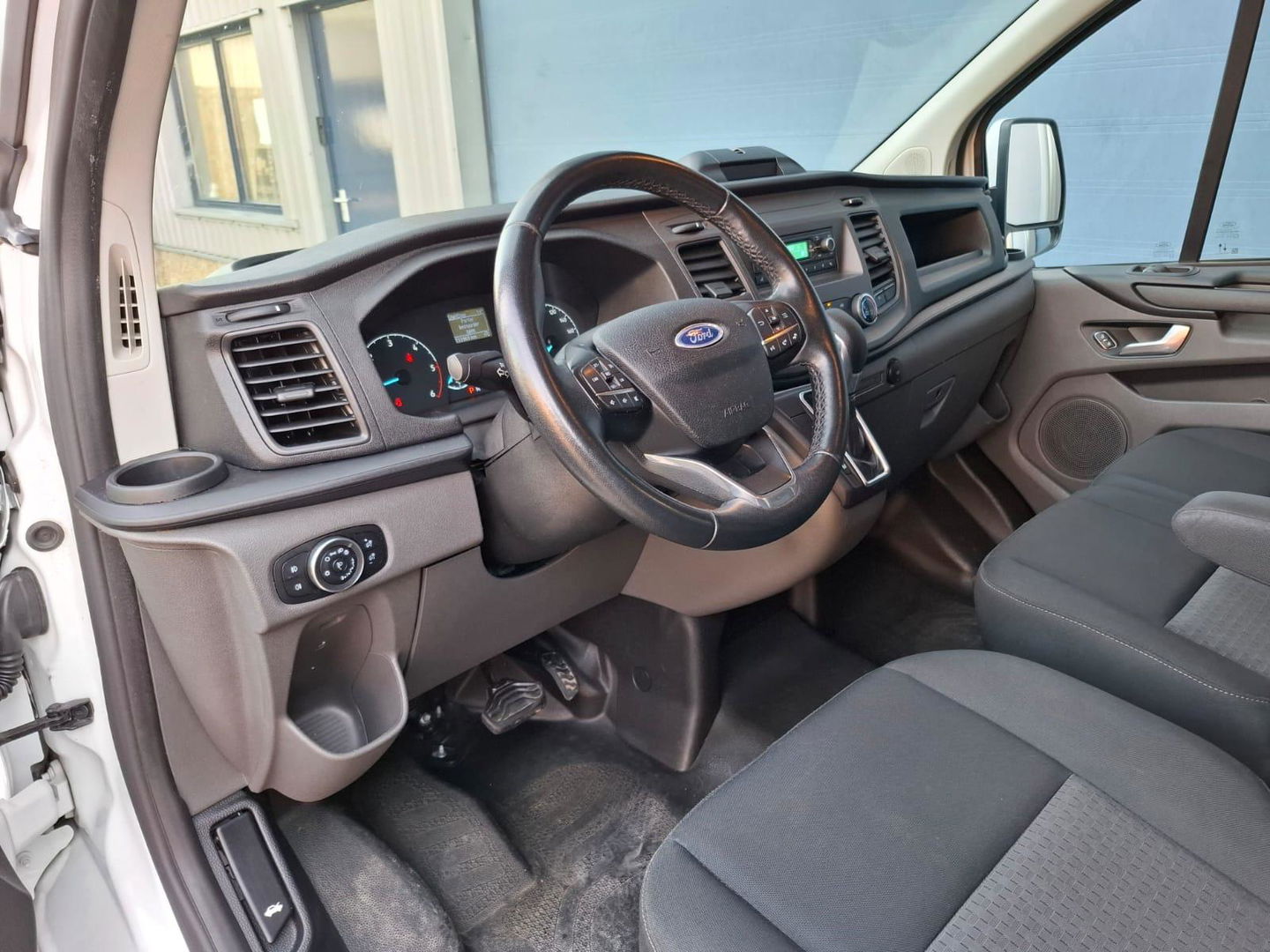 Ford Transit Custom 280 2.0 TDCI L1H1 Trend AUTOMAAT / AIRCO / CRUISE CONTROLE / EURO 6
