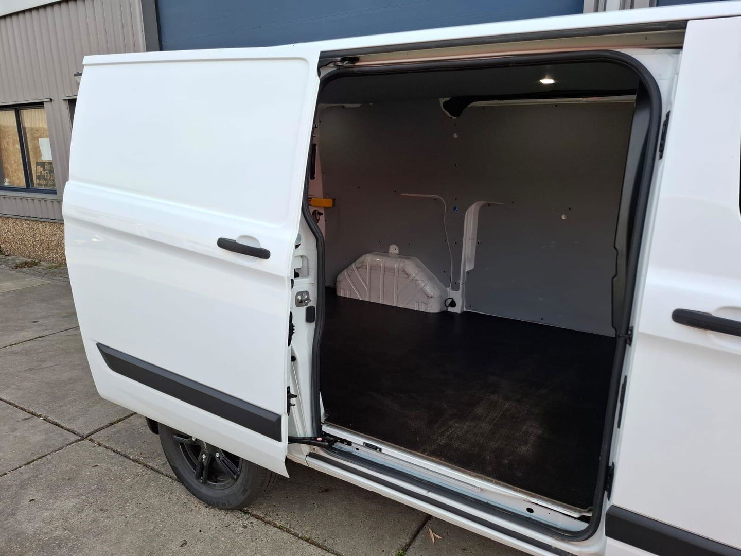 Ford Transit Custom 280 2.0 TDCI L1H1 Trend AUTOMAAT / AIRCO / CRUISE CONTROLE / EURO 6