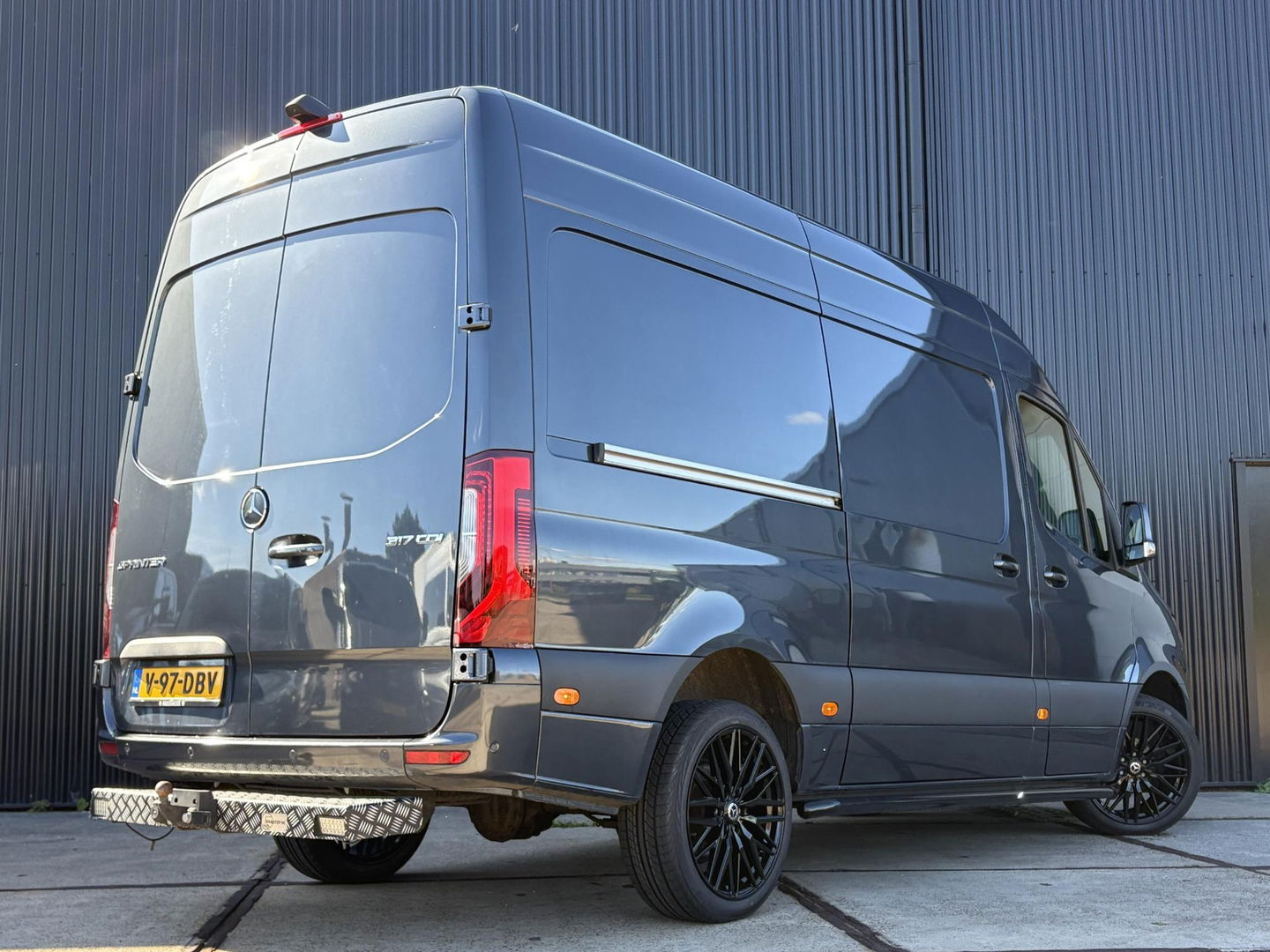 Mercedes-Benz Sprinter 317 L2H2 | LMV 20" | 3500KG | GROTE MBUX | COMFORTSTOEL MET VERWARMING |