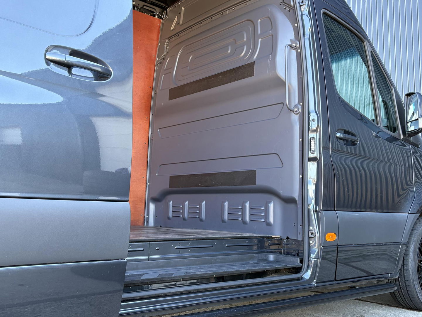 Mercedes-Benz Sprinter 317 L2H2 | LMV 20" | 3500KG | GROTE MBUX | COMFORTSTOEL MET VERWARMING |