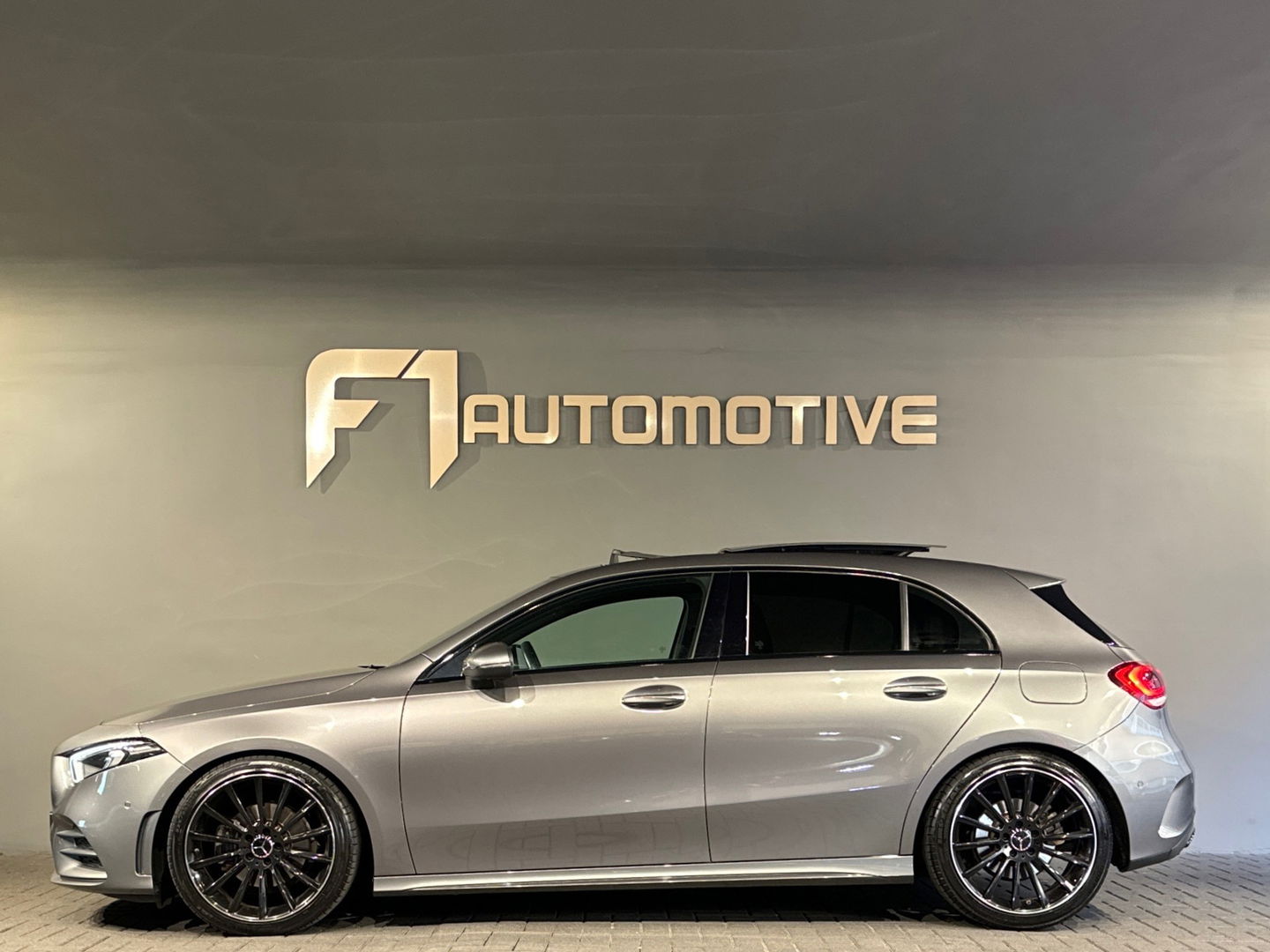 Mercedes-Benz A-Klasse 200 AMG Pano|Night|Sfeer|Camera|19"