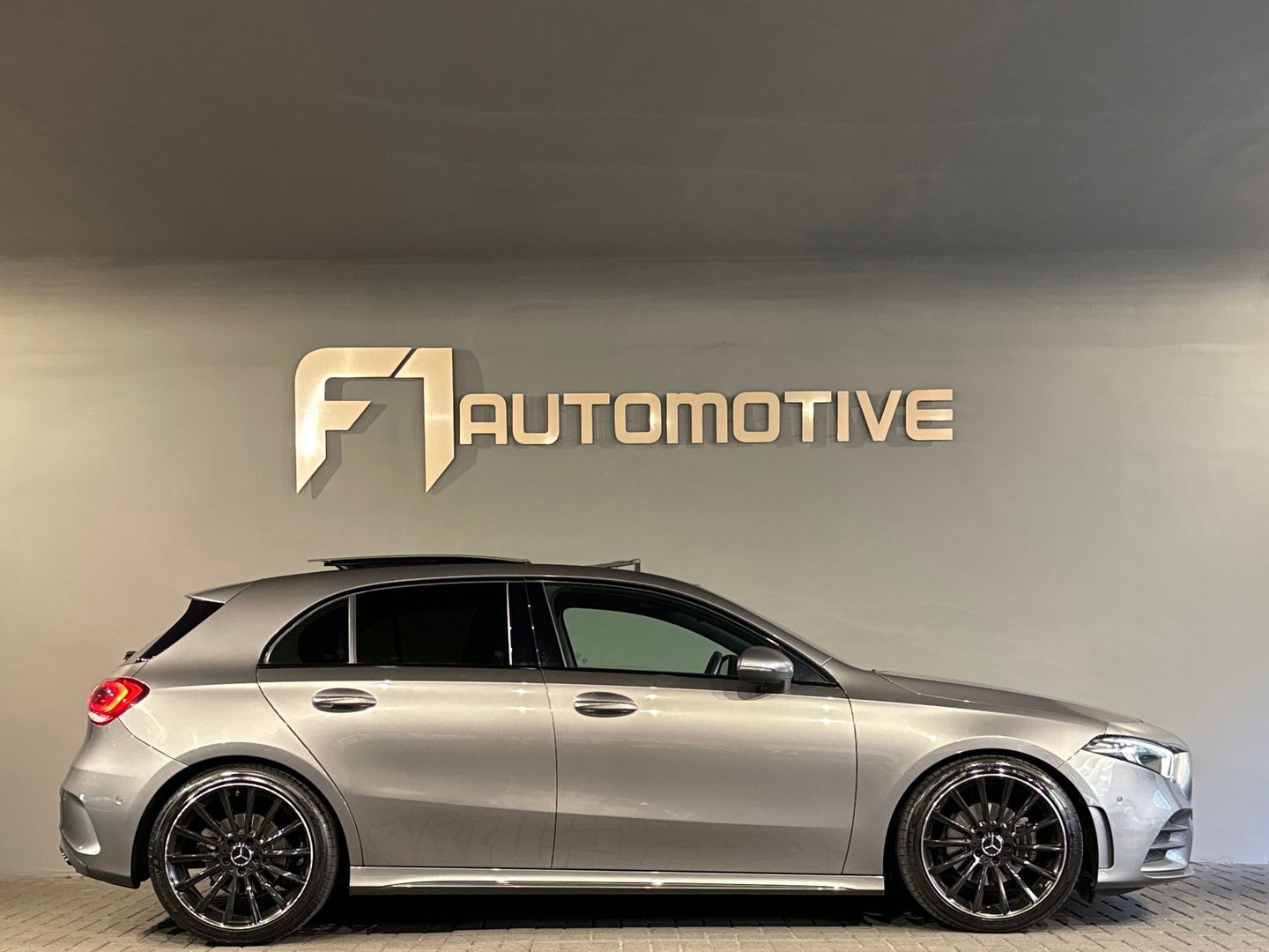 Mercedes-Benz A-Klasse 200 AMG Pano|Night|Sfeer|Camera|19"