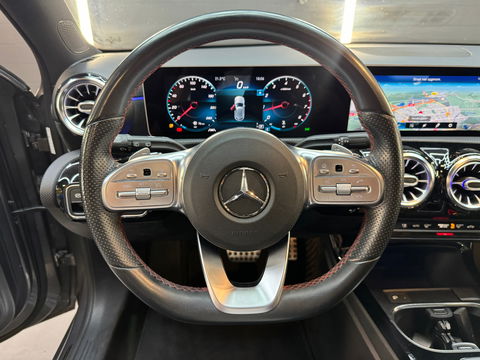 Mercedes-Benz A-Klasse 200 AMG Pano|Night|Sfeer|Camera|19"