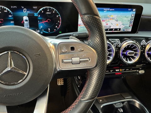 Mercedes-Benz A-Klasse 200 AMG Pano|Night|Sfeer|Camera|19"