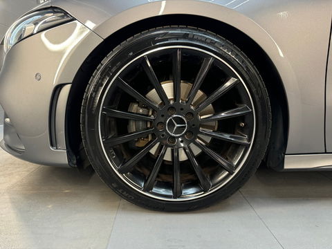 Mercedes-Benz A-Klasse 200 AMG Pano|Night|Sfeer|Camera|19"