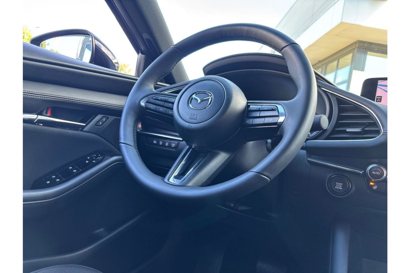 Mazda 3 2.5 E-SA-G TAKUMI AUTOMAAT NAVI HEADUP PDC-CAMERA.