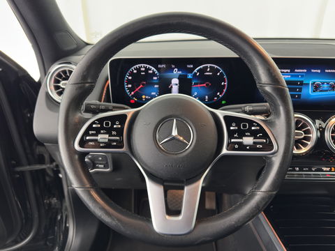 Mercedes-Benz GLB 180 d Business Solution Luxury [ 7-Pers. ] Aut. *LUXURY-LEATHER | FULL-LED | AMBIENT-LIGHT | WIDESCREEN-COCKPIT | HEATED-COMFORTSEATS | CAMERA | DAB+ | NAVI-FULLMAP | ECC | PDC | CRUISE | 18''ALU*