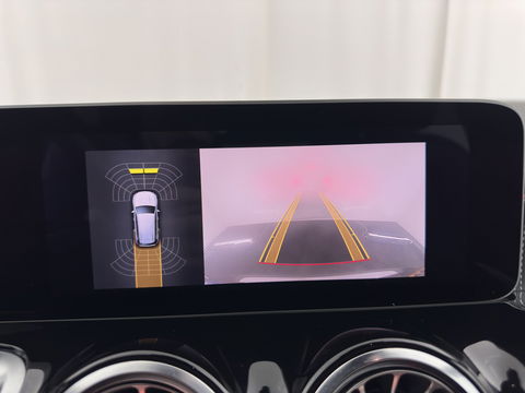 Mercedes-Benz GLB 180 d Business Solution Luxury [ 7-Pers. ] Aut. *LUXURY-LEATHER | FULL-LED | AMBIENT-LIGHT | WIDESCREEN-COCKPIT | HEATED-COMFORTSEATS | CAMERA | DAB+ | NAVI-FULLMAP | ECC | PDC | CRUISE | 18''ALU*
