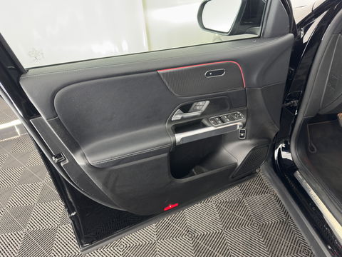 Mercedes-Benz GLB 180 d Business Solution Luxury [ 7-Pers. ] Aut. *LUXURY-LEATHER | FULL-LED | AMBIENT-LIGHT | WIDESCREEN-COCKPIT | HEATED-COMFORTSEATS | CAMERA | DAB+ | NAVI-FULLMAP | ECC | PDC | CRUISE | 18''ALU*