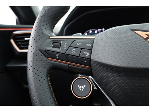 CUPRA Leon Sportstourer 1.5 TSI e-Hybrid VZ 272pk | MAT Grijs | Pano | Sennheiser | Adapt. Cruise | Matrix LED | Camera | Keyless |
