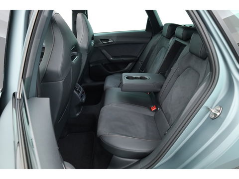 CUPRA Leon Sportstourer 1.5 TSI e-Hybrid VZ 272pk | MAT Grijs | Pano | Sennheiser | Adapt. Cruise | Matrix LED | Camera | Keyless |