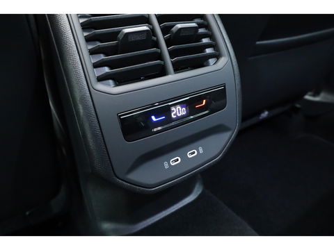 CUPRA Leon Sportstourer 1.5 TSI e-Hybrid VZ 272pk | MAT Grijs | Pano | Sennheiser | Adapt. Cruise | Matrix LED | Camera | Keyless |