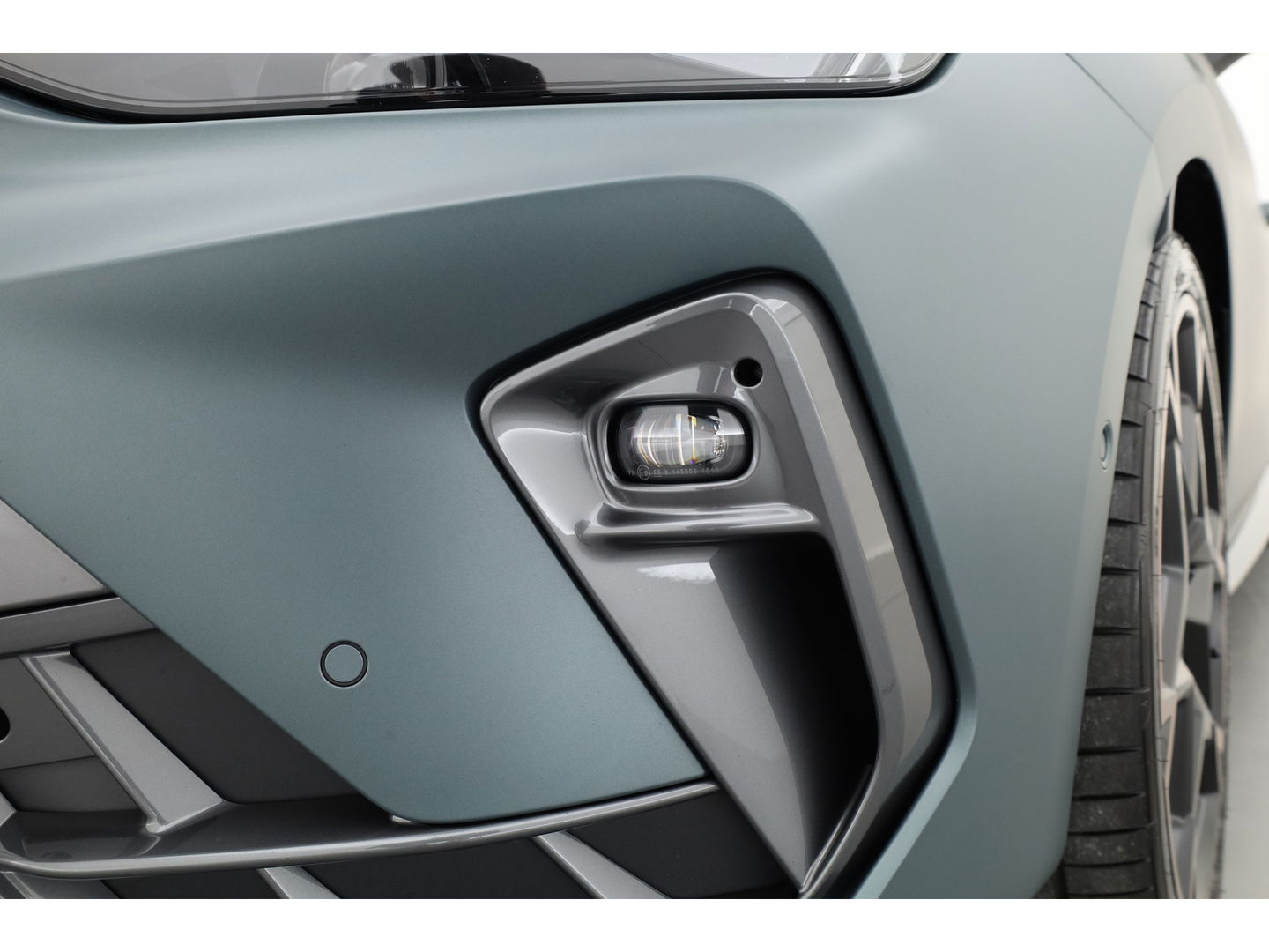CUPRA Leon Sportstourer 1.5 TSI e-Hybrid VZ 272pk | MAT Grijs | Pano | Sennheiser | Adapt. Cruise | Matrix LED | Camera | Keyless |