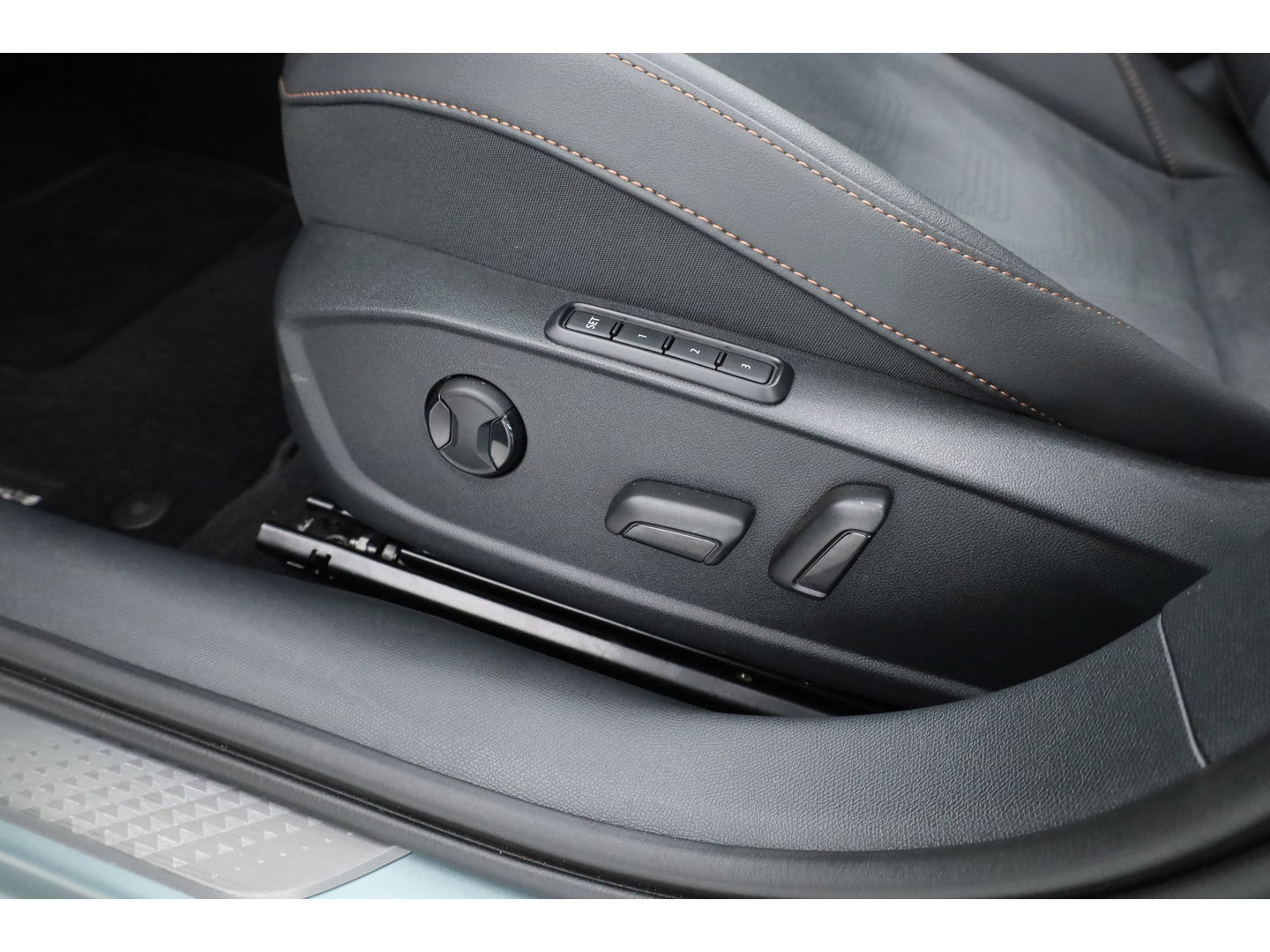 CUPRA Leon Sportstourer 1.5 TSI e-Hybrid VZ 272pk | MAT Grijs | Pano | Sennheiser | Adapt. Cruise | Matrix LED | Camera | Keyless |