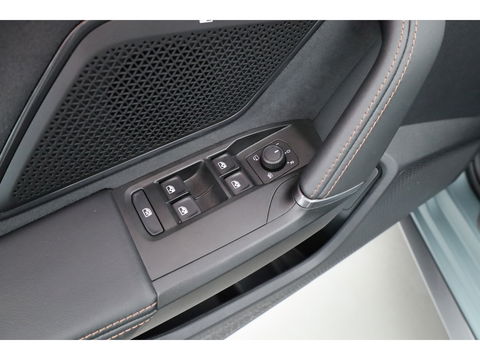 CUPRA Leon Sportstourer 1.5 TSI e-Hybrid VZ 272pk | MAT Grijs | Pano | Sennheiser | Adapt. Cruise | Matrix LED | Camera | Keyless |