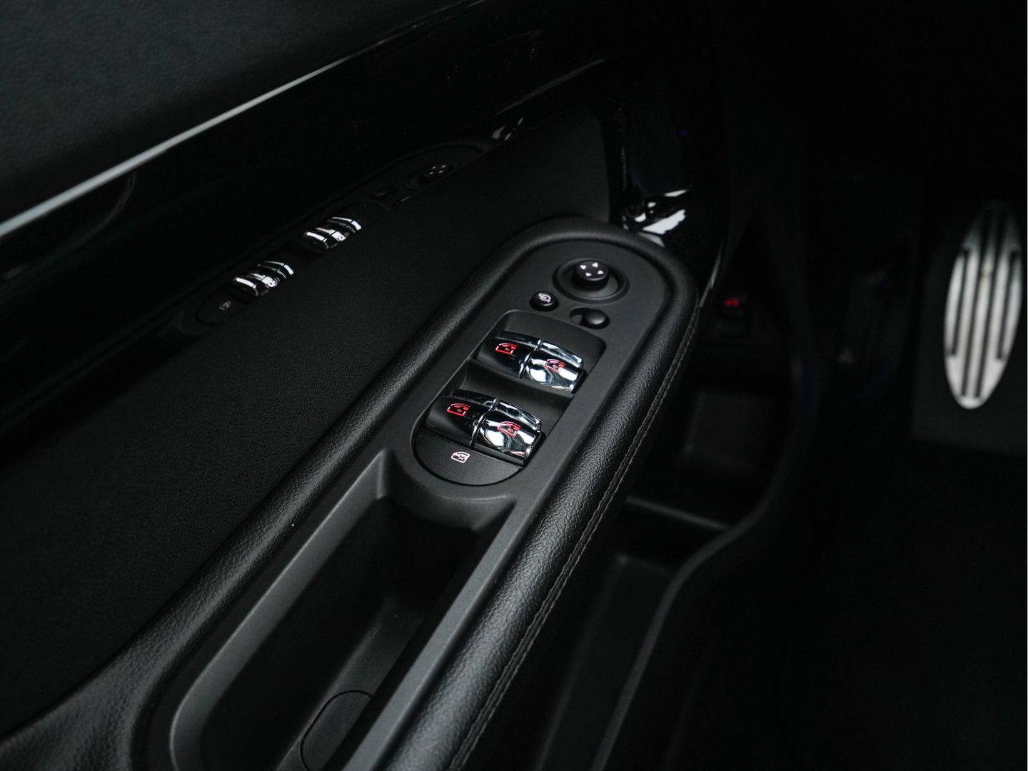 MINI Countryman 2.0 Cooper SD Chili Aut. *PANO | HEAD-UP | ADAPTIVE-CRUISE | FULL-LED | 1/2LEATHER | HARMAN/KARDON | KEYLESS | CAMERA | DAB+ | AMBIENT-LIGHT | NAVI-FULLMAP | TOWBAR | 18''ALU*