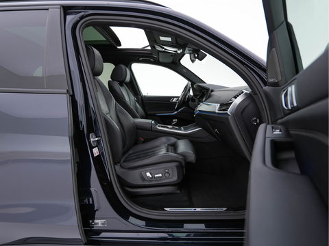 BMW X5 xDrive45e High Executive M-Sportpack (INCL.BTW) *PANO | HEAD-UP | LASER-LIGHT | ADAPTIVE-CRUISE | LEAHTER | HARMAN/KARDON | HEATED-SPORTSEATS | DIGI-COCKPIT | KEYLESS | DAB+ | MEMORY-PACK | CAMERA | NAVI-FULLMAP | 20''ALU | TOWB