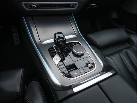 BMW X5 xDrive45e High Executive M-Sportpack (INCL.BTW) *PANO | HEAD-UP | LASER-LIGHT | ADAPTIVE-CRUISE | LEAHTER | HARMAN/KARDON | HEATED-SPORTSEATS | DIGI-COCKPIT | KEYLESS | DAB+ | MEMORY-PACK | CAMERA | NAVI-FULLMAP | 20''ALU | TOWB