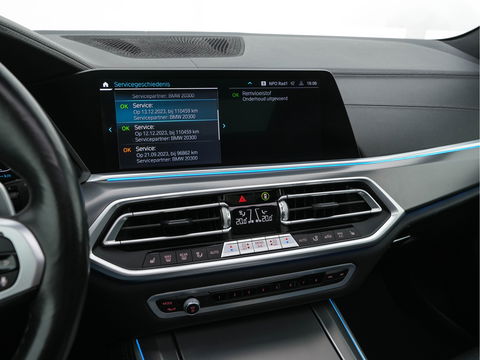 BMW X5 xDrive45e High Executive M-Sportpack (INCL.BTW) *PANO | HEAD-UP | LASER-LIGHT | ADAPTIVE-CRUISE | LEAHTER | HARMAN/KARDON | HEATED-SPORTSEATS | DIGI-COCKPIT | KEYLESS | DAB+ | MEMORY-PACK | CAMERA | NAVI-FULLMAP | 20''ALU | TOWB