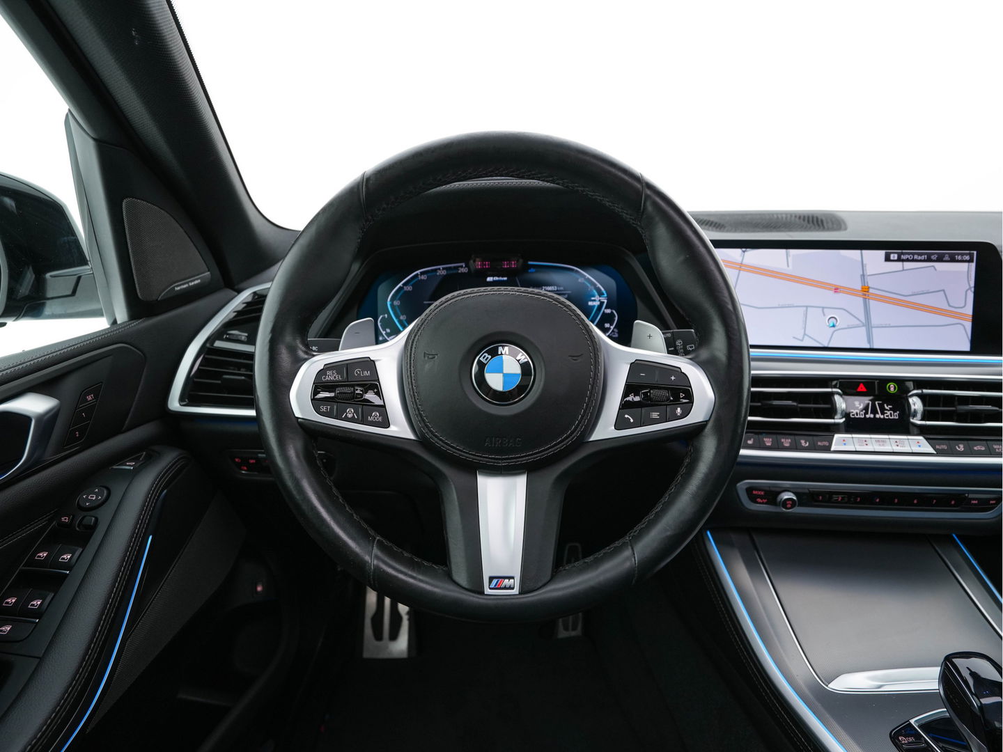 BMW X5 xDrive45e High Executive M-Sportpack (INCL.BTW) *PANO | HEAD-UP | LASER-LIGHT | ADAPTIVE-CRUISE | LEAHTER | HARMAN/KARDON | HEATED-SPORTSEATS | DIGI-COCKPIT | KEYLESS | DAB+ | MEMORY-PACK | CAMERA | NAVI-FULLMAP | 20''ALU | TOWB