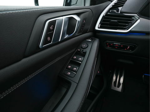 BMW X5 xDrive45e High Executive M-Sportpack (INCL.BTW) *PANO | HEAD-UP | LASER-LIGHT | ADAPTIVE-CRUISE | LEAHTER | HARMAN/KARDON | HEATED-SPORTSEATS | DIGI-COCKPIT | KEYLESS | DAB+ | MEMORY-PACK | CAMERA | NAVI-FULLMAP | 20''ALU | TOWB