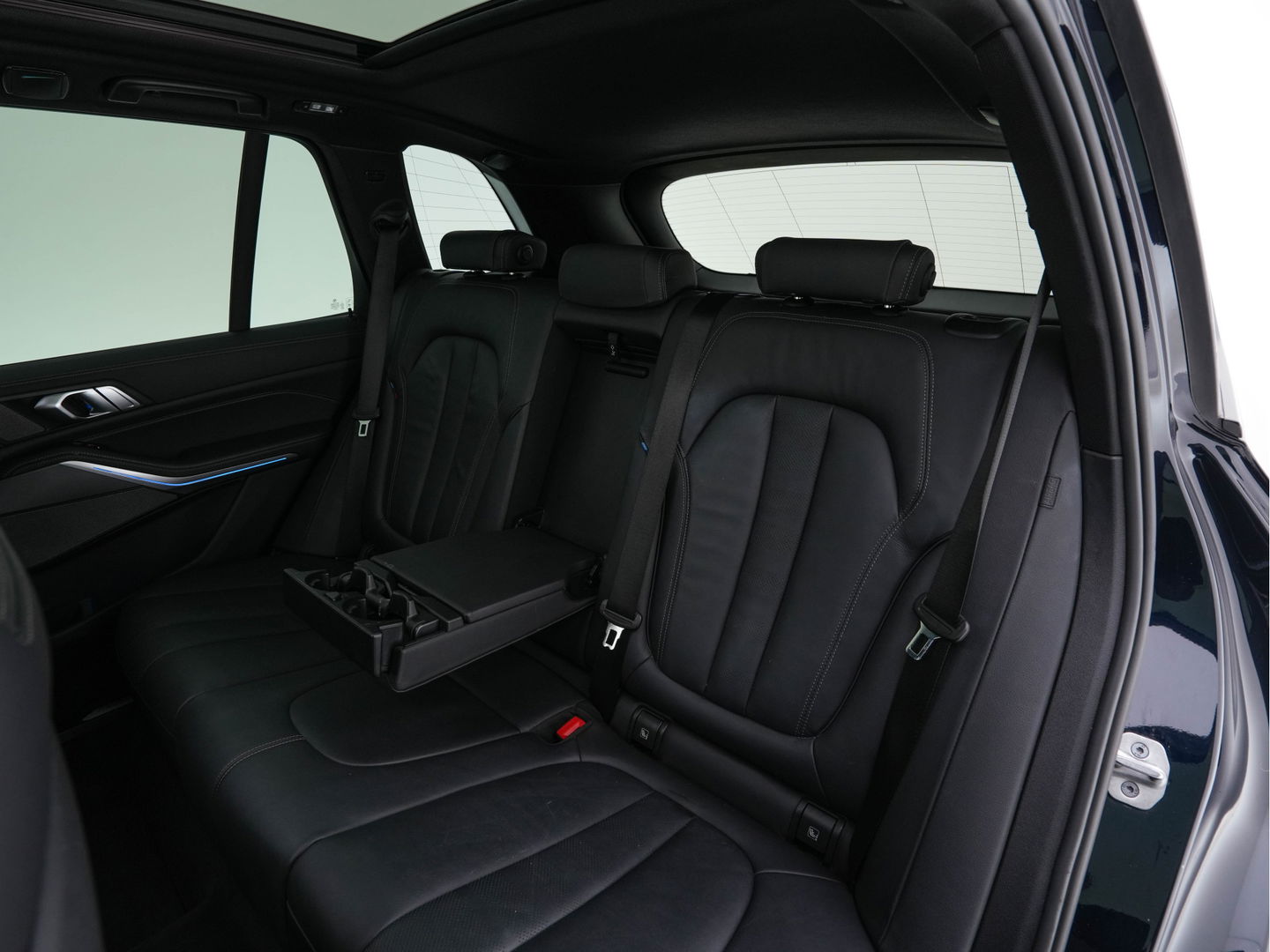 BMW X5 xDrive45e High Executive M-Sportpack (INCL.BTW) *PANO | HEAD-UP | LASER-LIGHT | ADAPTIVE-CRUISE | LEAHTER | HARMAN/KARDON | HEATED-SPORTSEATS | DIGI-COCKPIT | KEYLESS | DAB+ | MEMORY-PACK | CAMERA | NAVI-FULLMAP | 20''ALU | TOWB