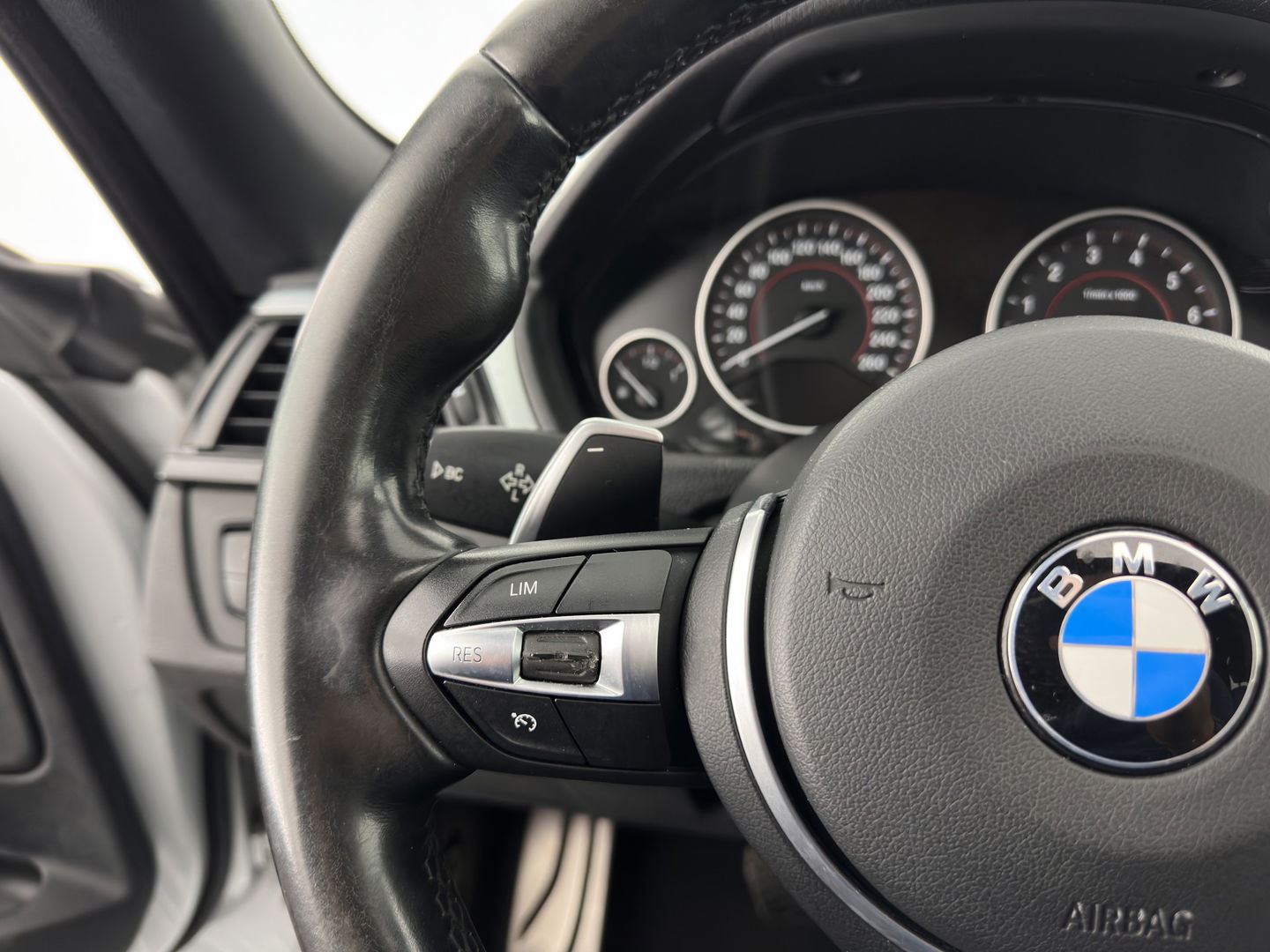 BMW 3-serie Gran Turismo 320i High Executive M-Sportpack Aut. *PANO | XENON | LUXURY-LEATHER | HEATED-SPORTSEATS | SHIFT-PADDLES | PRIVACY-GLASS | NAVI-FULLMAP | ECC | PDC | CRUISE | 19''ALU*