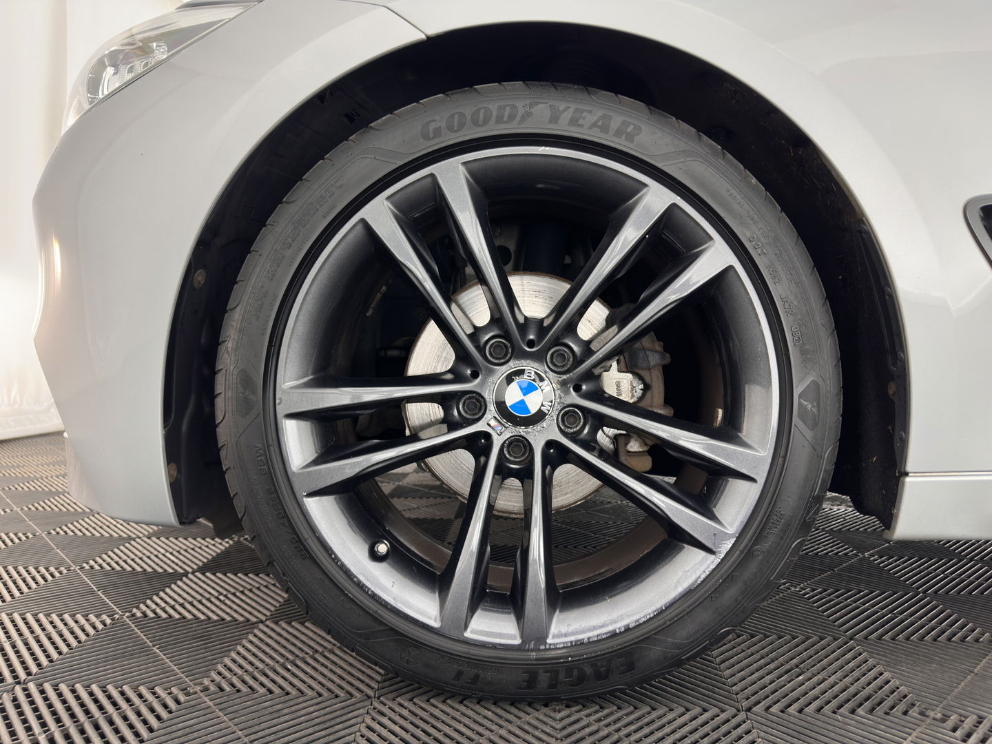 BMW 3-serie Gran Turismo 320i High Executive M-Sportpack Aut. *PANO | XENON | LUXURY-LEATHER | HEATED-SPORTSEATS | SHIFT-PADDLES | PRIVACY-GLASS | NAVI-FULLMAP | ECC | PDC | CRUISE | 19''ALU*