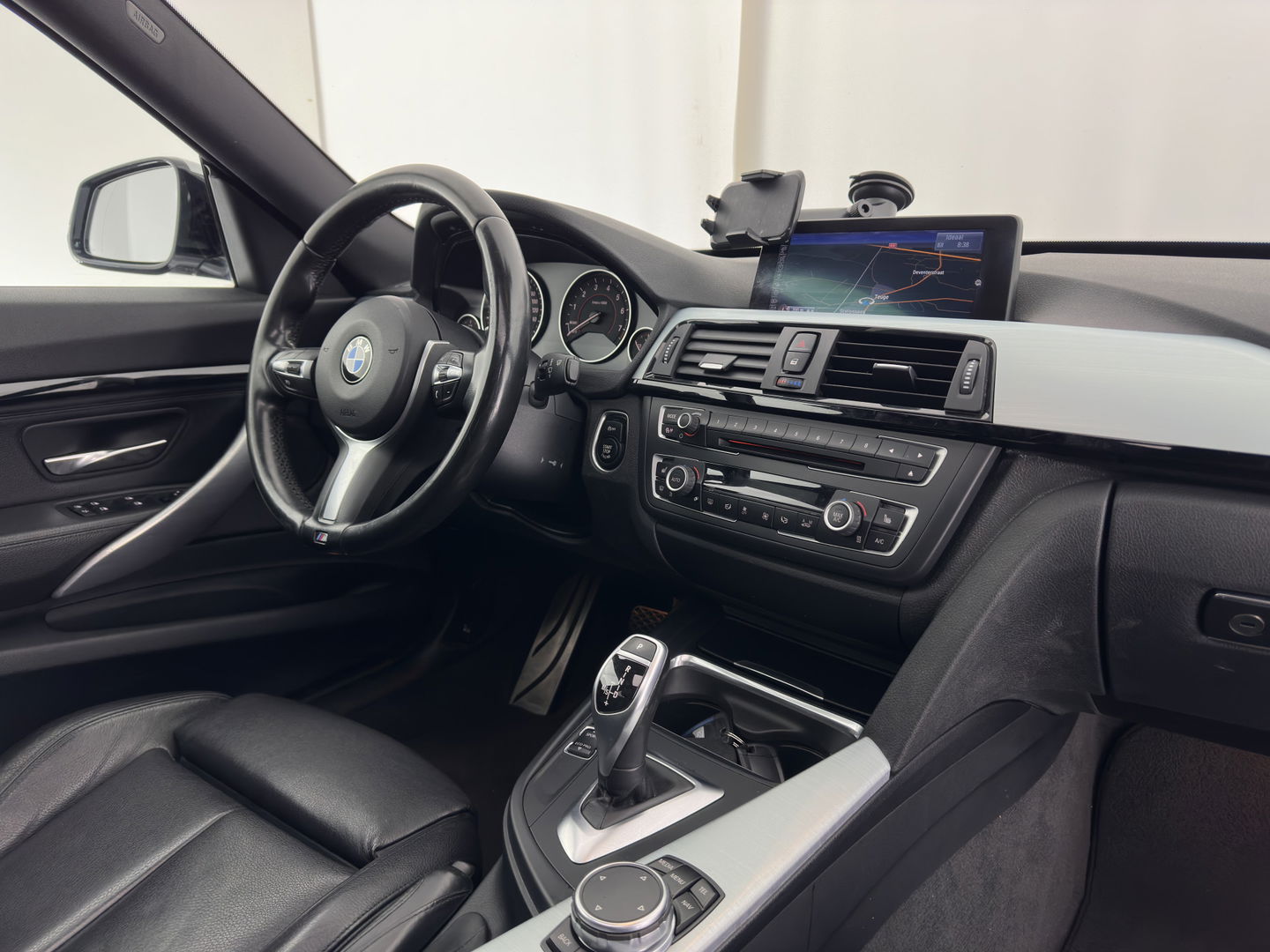 BMW 3-serie Gran Turismo 320i High Executive M-Sportpack Aut. *PANO | XENON | LUXURY-LEATHER | HEATED-SPORTSEATS | SHIFT-PADDLES | PRIVACY-GLASS | NAVI-FULLMAP | ECC | PDC | CRUISE | 19''ALU*