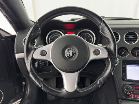 Alfa Romeo Spider 2.4 JTD Q-Tronic Exclusive Aut. *LUXURY-LEATHER | SPORT-SEATS | CAMERA | ECC | PDC | CRUISE | 17''ALU*