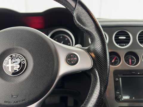 Alfa Romeo Spider 2.4 JTD Q-Tronic Exclusive Aut. *LUXURY-LEATHER | SPORT-SEATS | CAMERA | ECC | PDC | CRUISE | 17''ALU*