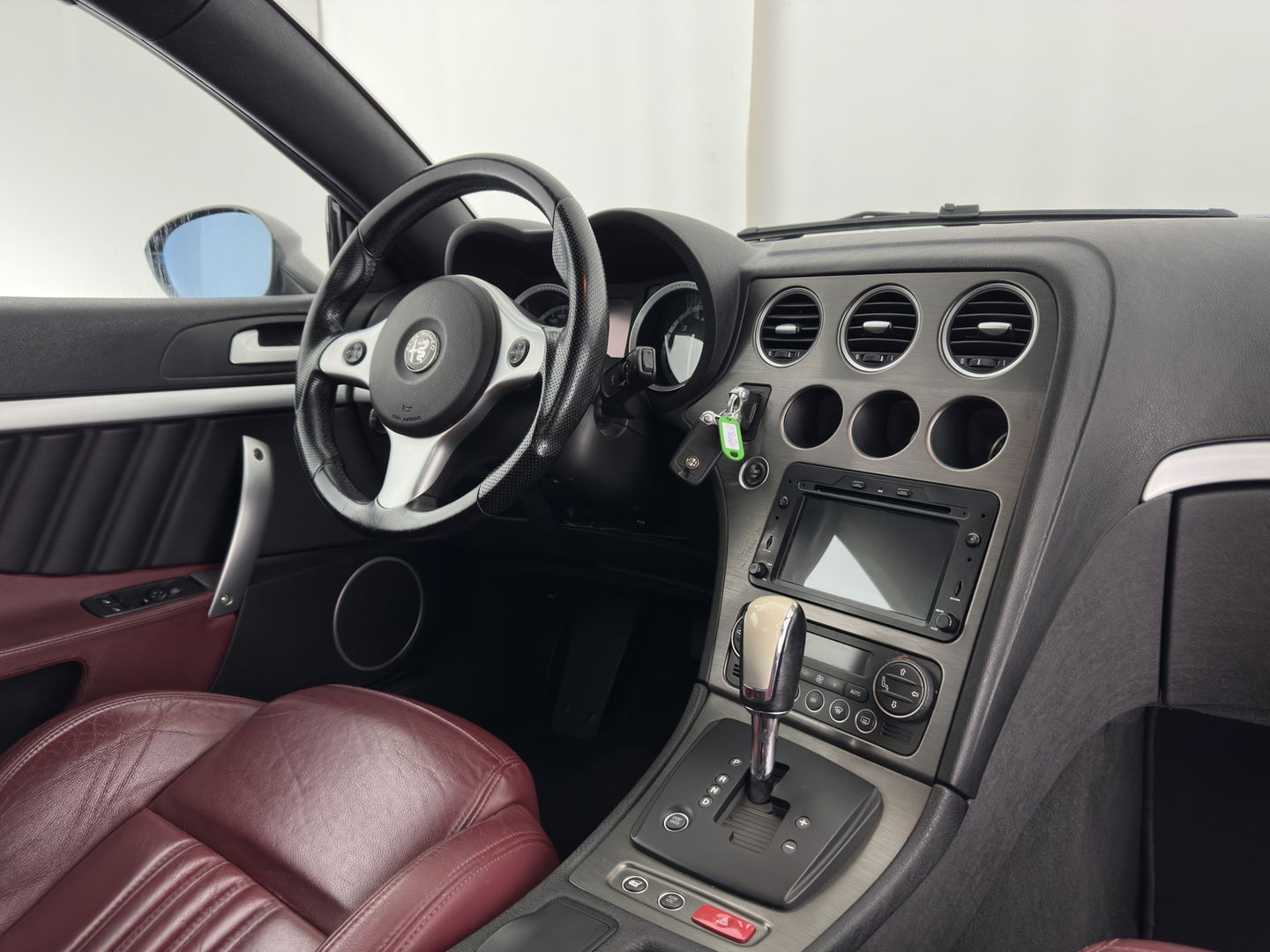 Alfa Romeo Spider 2.4 JTD Q-Tronic Exclusive Aut. *LUXURY-LEATHER | SPORT-SEATS | CAMERA | ECC | PDC | CRUISE | 17''ALU*